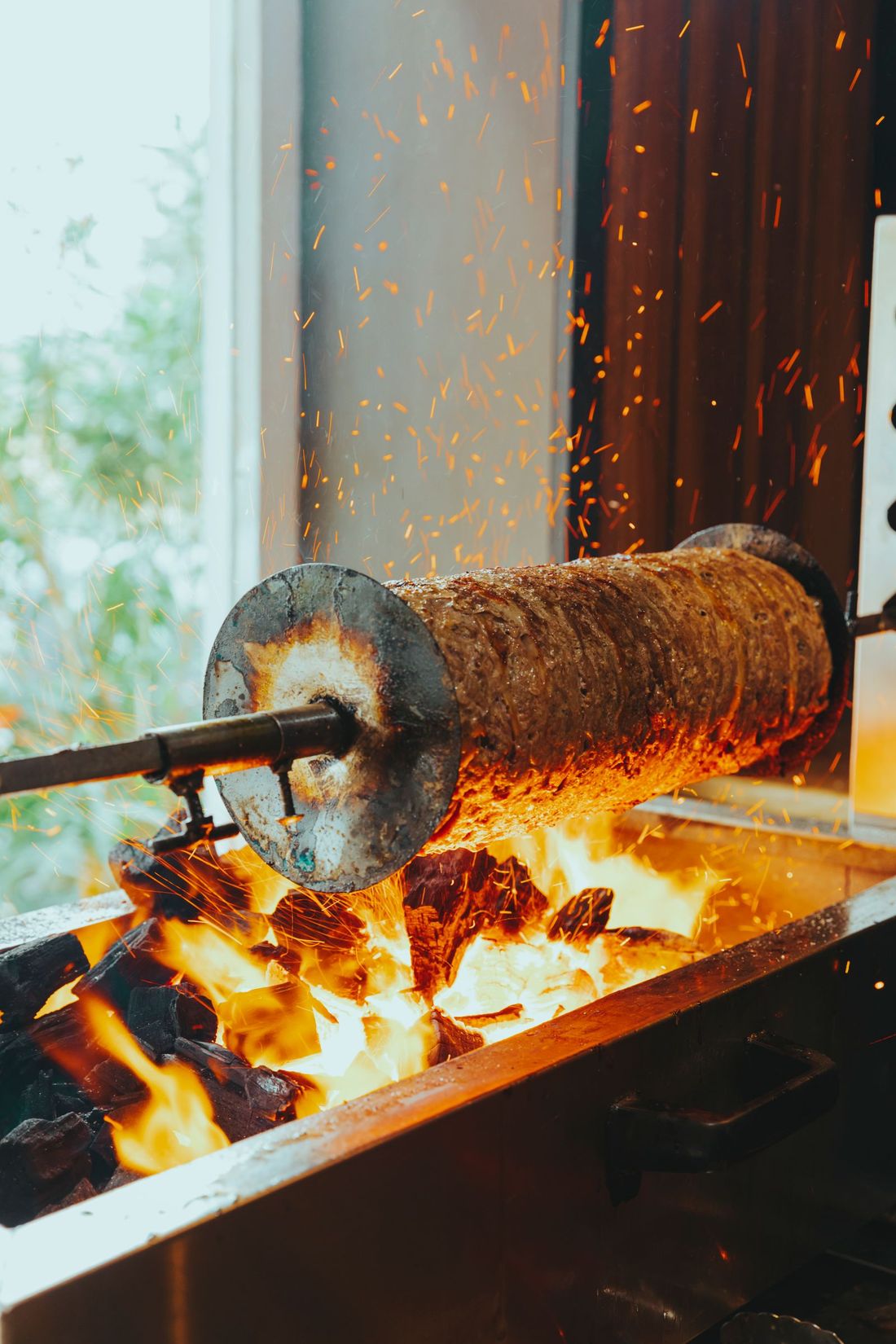 Köz ateşinde pişen döner